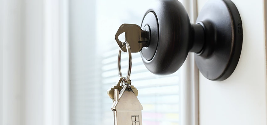 Bifold Door Knob Replacement in Atwater, California